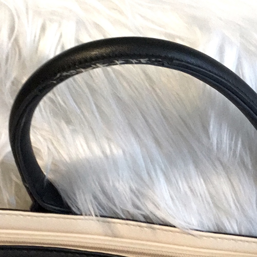 Christian Lacroix Handbag - Picture 3 of 9
